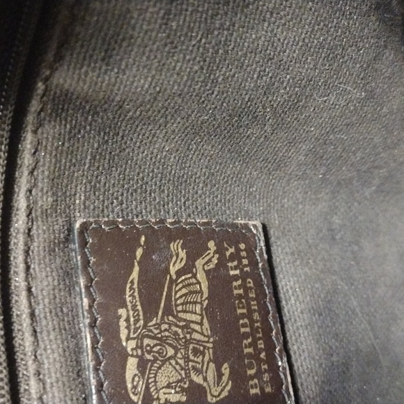 Burberry shoulder bag large tote style. - Picture 4 of 8